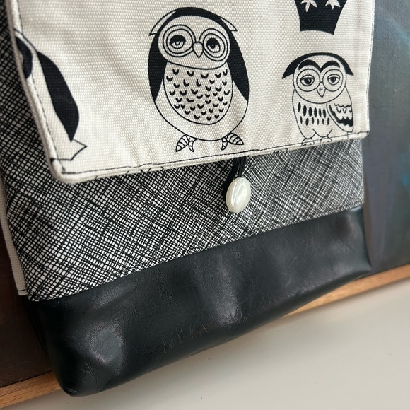 Y2K Owl Pattern Crossbody Bag - Black and White 10.5"x8.5" - Picture 7 of 16